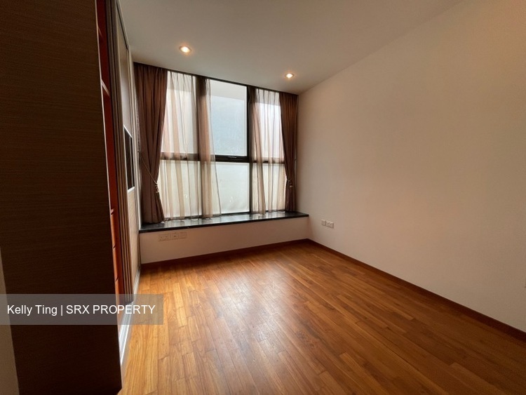 Holland Link (D10), Terrace #500359061